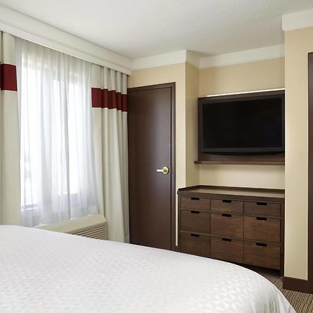 Four Points By Sheraton Kitchener-Уотърлу Екстериор снимка