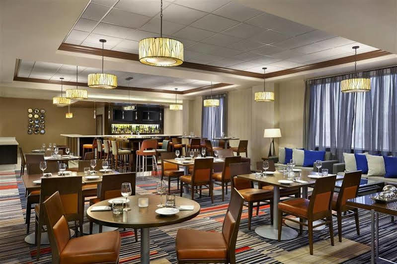 Four Points By Sheraton Kitchener-Уотърлу Екстериор снимка