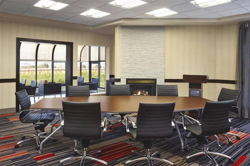 Four Points By Sheraton Kitchener-Уотърлу Екстериор снимка