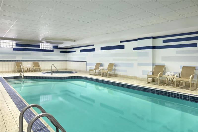 Four Points By Sheraton Kitchener-Уотърлу Екстериор снимка